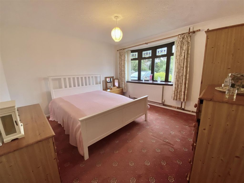 4 bed property for sale in Llandeilo Road, Upper Brynamman, Ammanford SA18, £345,000