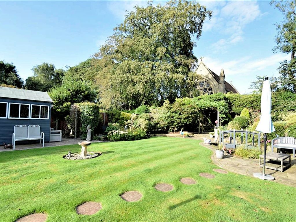 4 bed detached house for sale in Framingham Road, Sale M33, £850,000