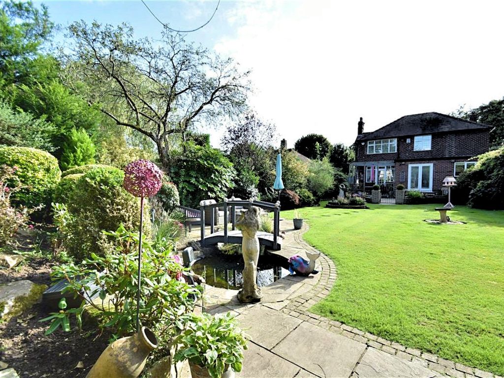 4 bed detached house for sale in Framingham Road, Sale M33, £850,000