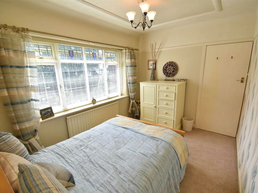 4 bed detached house for sale in Framingham Road, Sale M33, £850,000
