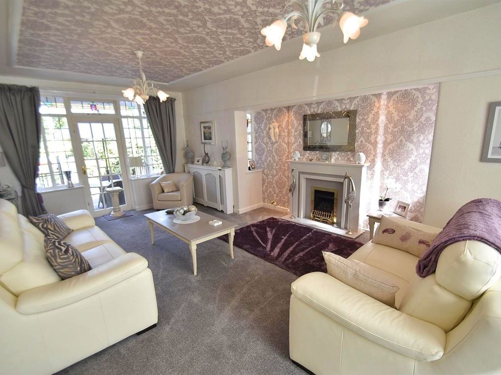 4 bed detached house for sale in Framingham Road, Sale M33, £850,000