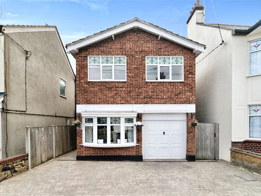 3 bed detached house for sale in Stambridge Road, Rochford SS4, £425,000