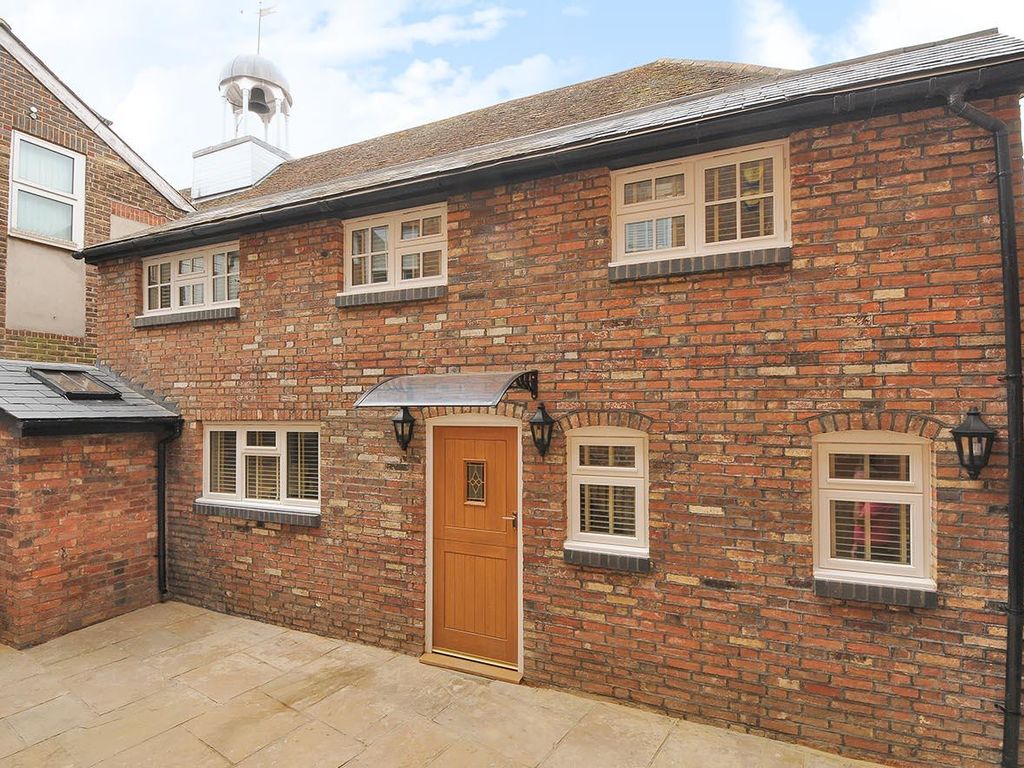 1 bed flat to rent in Black Horse Way, Horsham RH12, £1,295 pcm