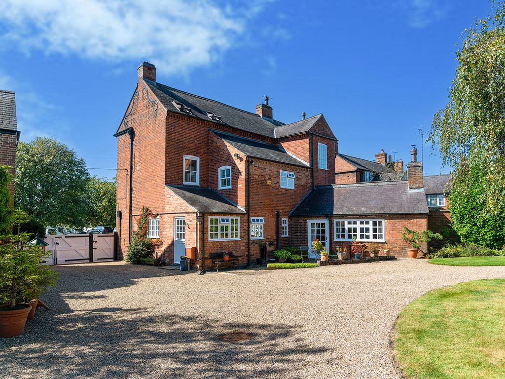 6 bed detached house for sale in Bitteswell, Lutterworth, Leicestershire LE17, £950,000