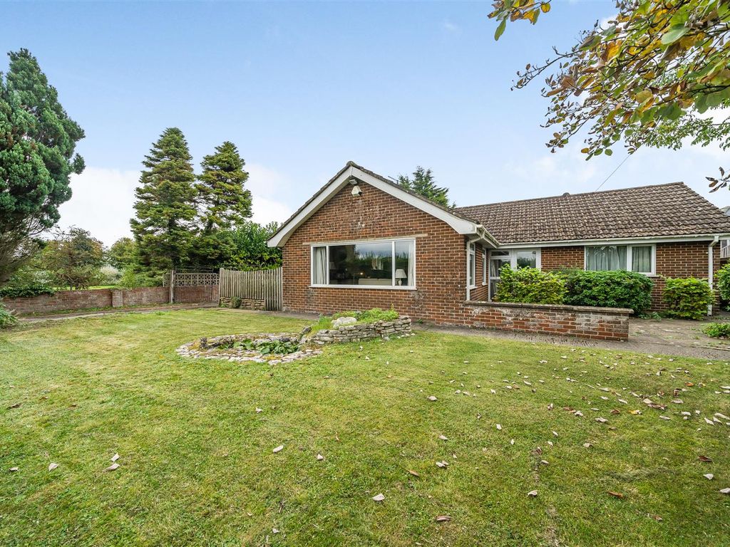 3 bed detached bungalow for sale in Lydeway, Devizes SN10, £375,000