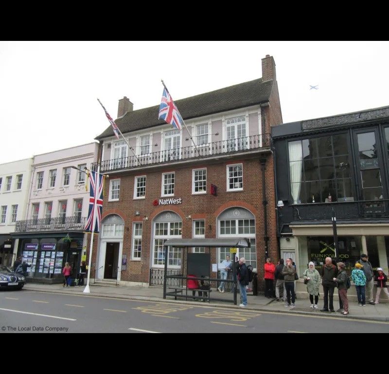 Retail premises to let in Former Nat West Banking Hall, 12 High Street, Windsor SL4, £45,000 pa