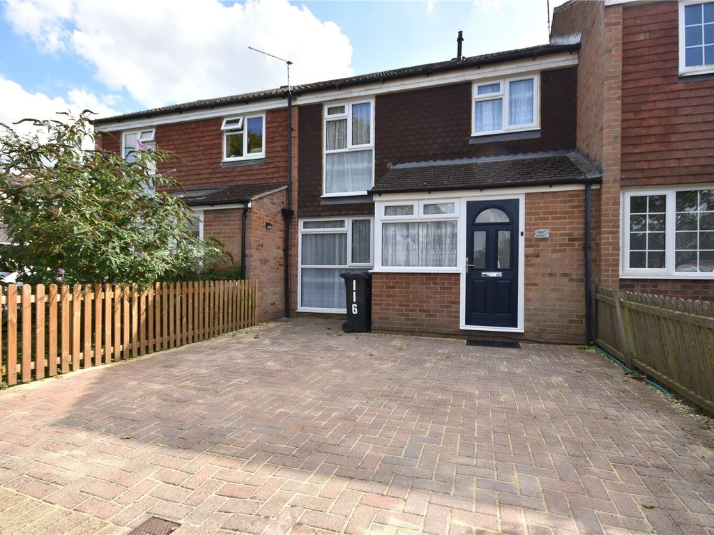 3 bed terraced house for sale in Horley, Surrey RH6, £375,000