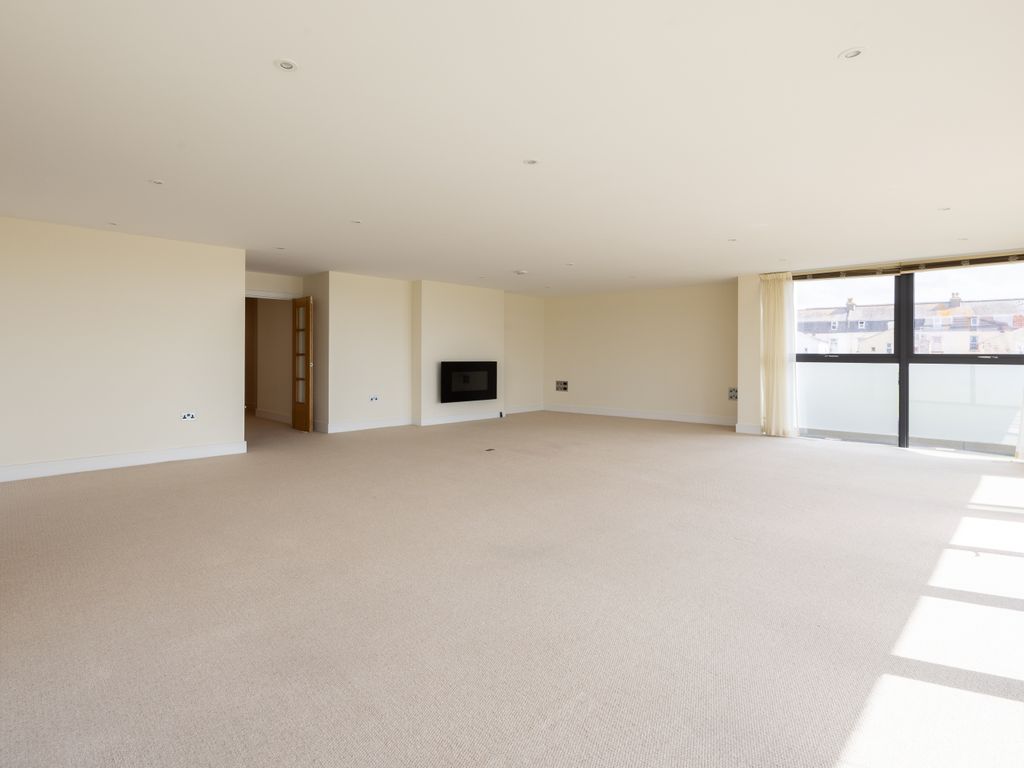 3 bed flat to rent in Victoria Avenue, St. Helier, Jersey JE2, £3,500 pcm
