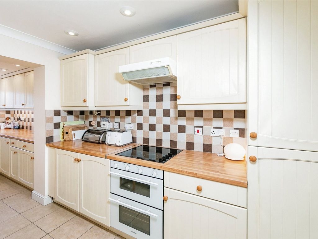 3 bed semi-detached house for sale in Dovecote Road, Reading, Berkshire RG2, £475,000
