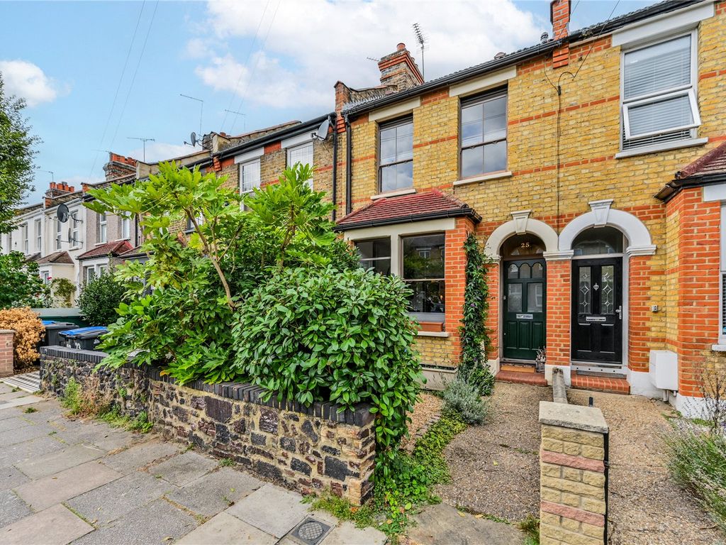 4 bed terraced house for sale in Ollerton Road, London N11, £760,000