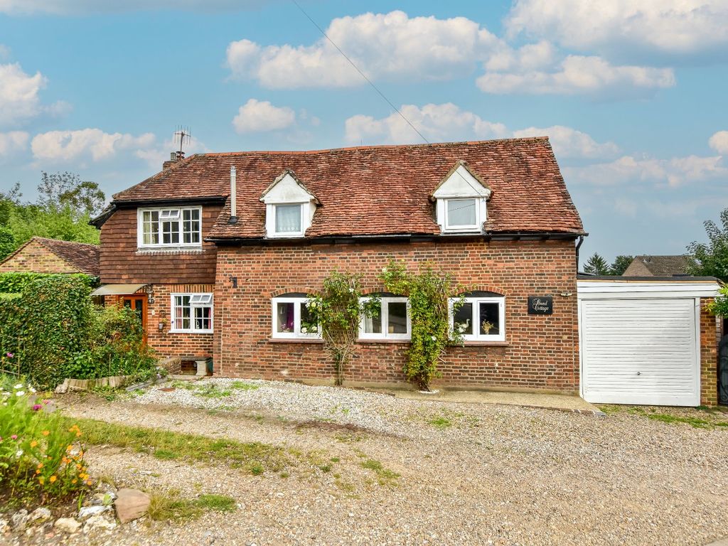 3 bed detached house for sale in The Common, Kings Langley WD4, £950,000