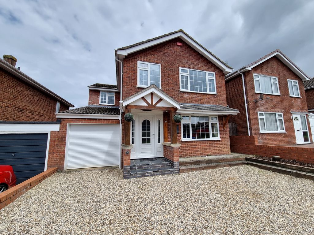 4 bed detached house for sale in Farley Avenue, Harbury CV33, £450,000