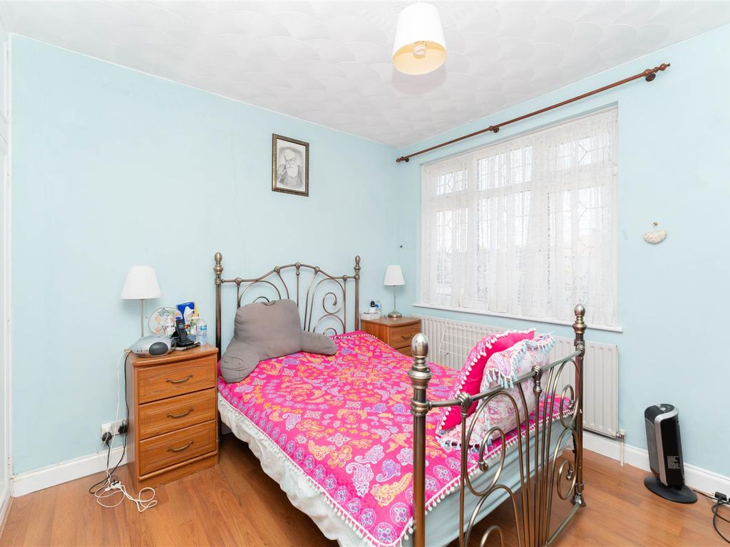 4 bed semi-detached house for sale in Dalmeny Crescent, Hounslow TW3, £690,000