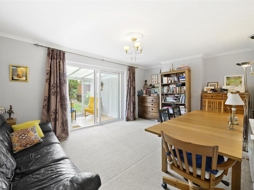 2 bed flat for sale in East Lane, Wembley HA0, £375,000