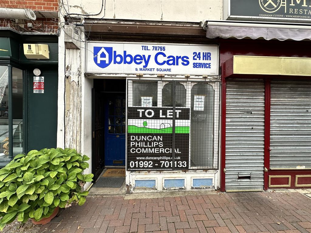 Commercial property to let in Market Square, Waltham Abbey EN9, £7,800 pa