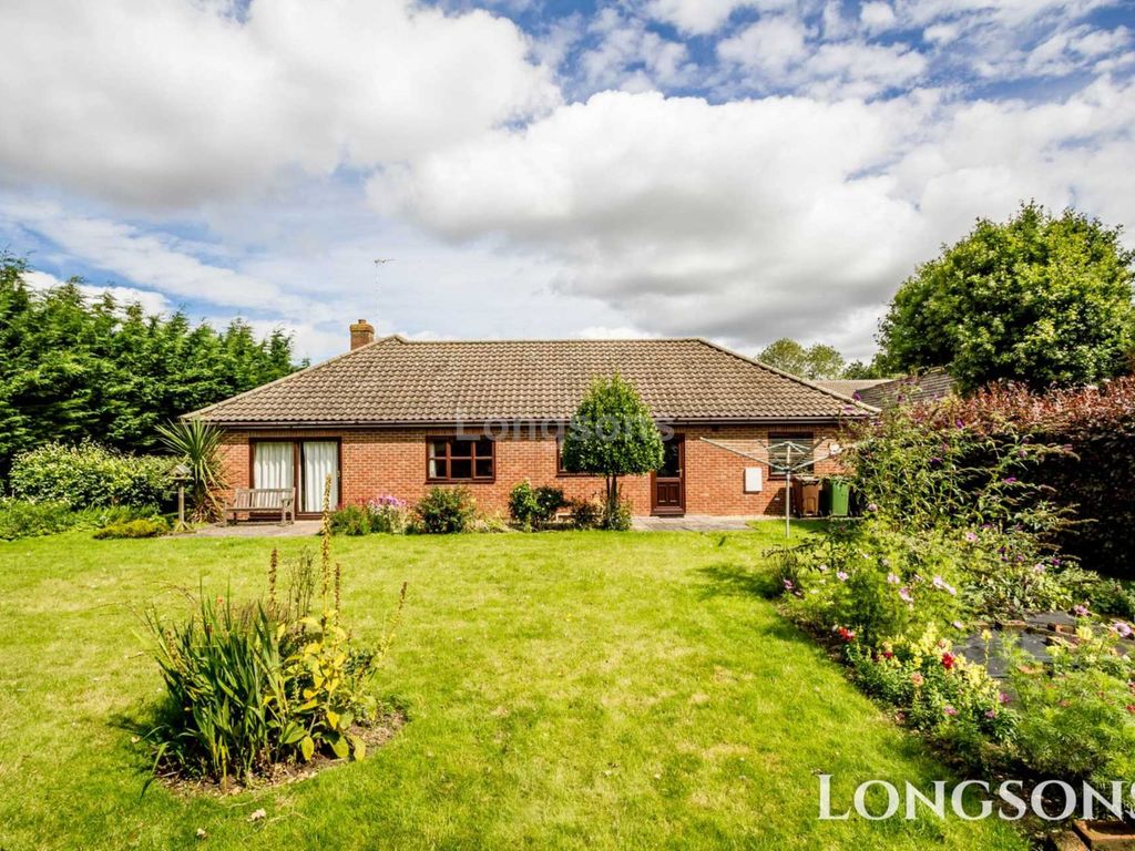 4 bed detached bungalow for sale in Lynn Road, Swaffham PE37, £425,000