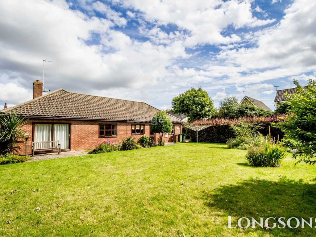 4 bed detached bungalow for sale in Lynn Road, Swaffham PE37, £425,000