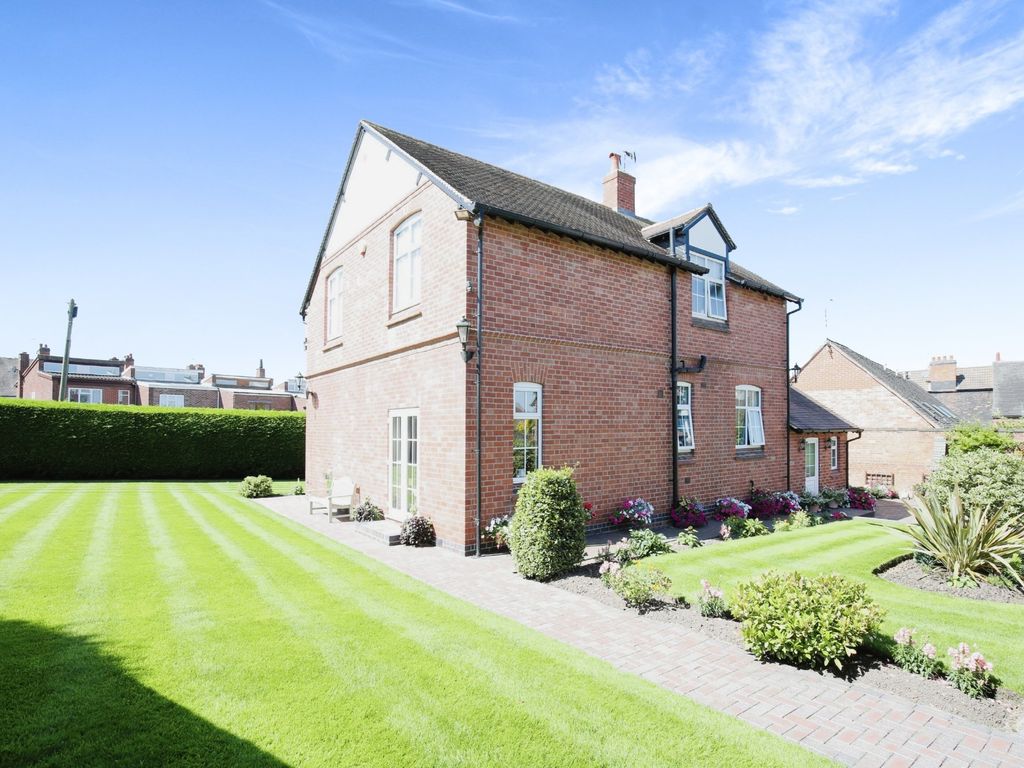 4 bed detached house for sale in South Street, Atherstone CV9, £750,000