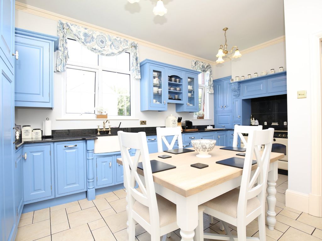 4 bed detached house for sale in South Street, Atherstone CV9, £750,000