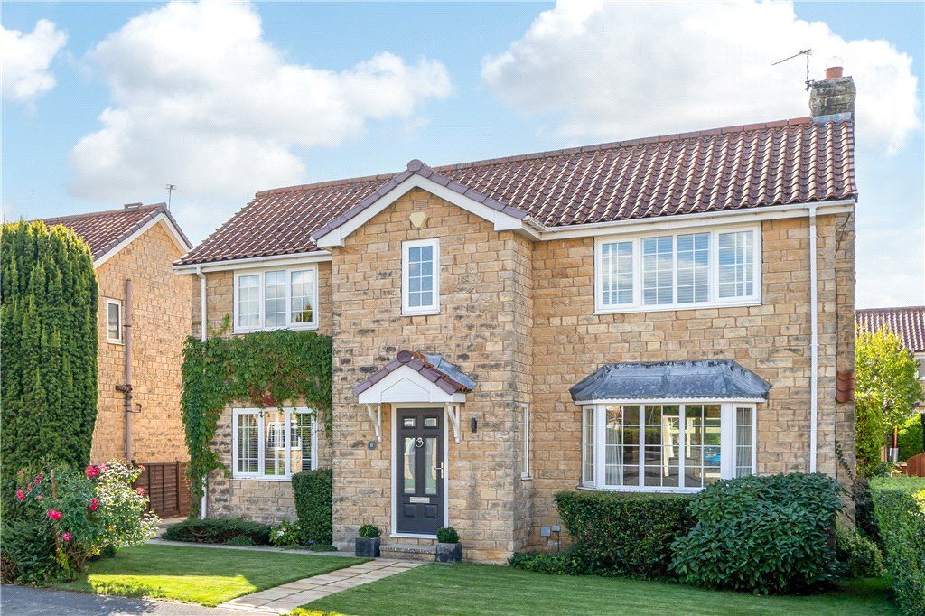 4 bed detached house for sale in Turnpike Road, Tadcaster LS24, £480,000