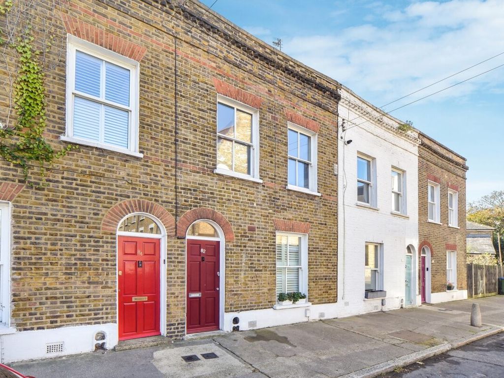 2 bed terraced house for sale in Pelton Road, London SE10, £725,000