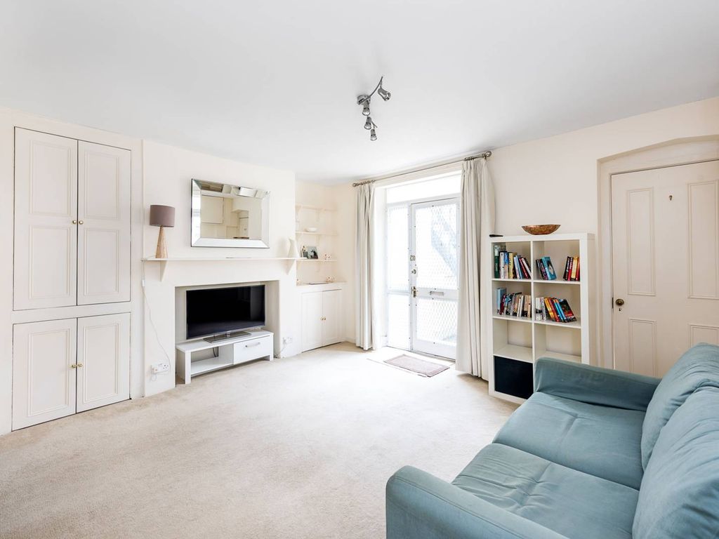 2 bed flat for sale in Westmoreland Terrace, Pimlico, London SW1V, £600,000