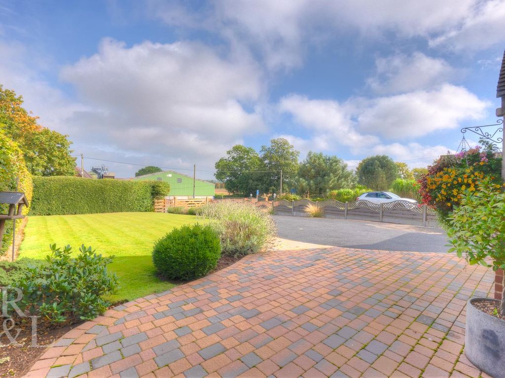3 bed detached bungalow for sale in Coppice Lane, Clifton Campville, Tamworth B79, £475,000