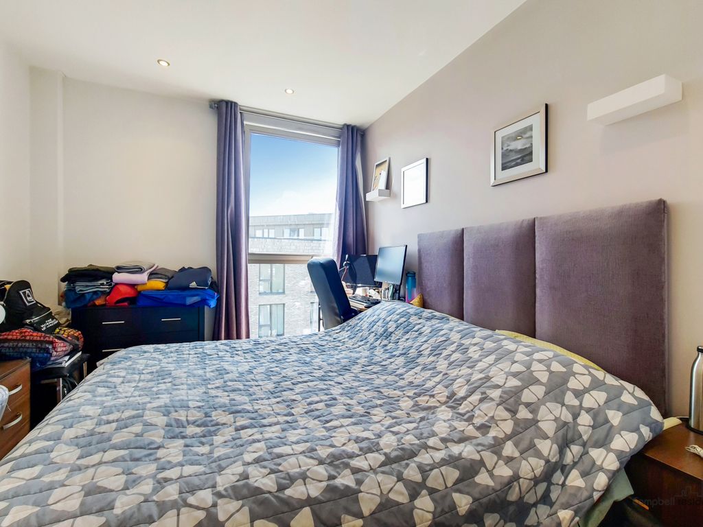 1 bed flat for sale in Haven Way, London SE1, £375,000