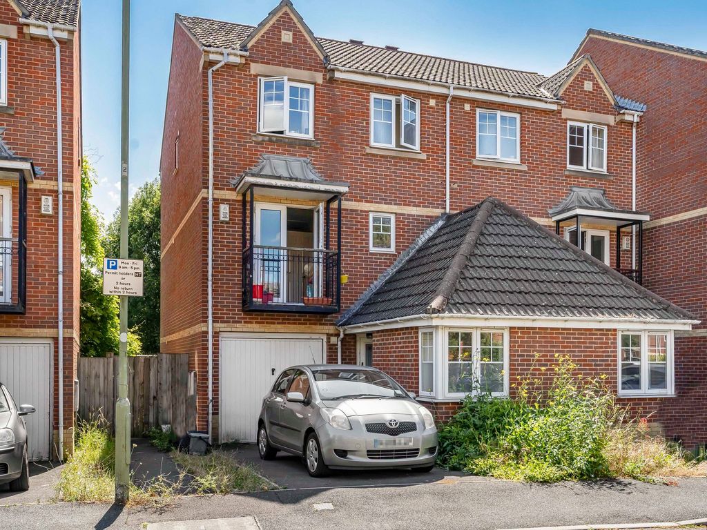 4 bed semi-detached house for sale in Troy Close, Headington OX3, £485,000