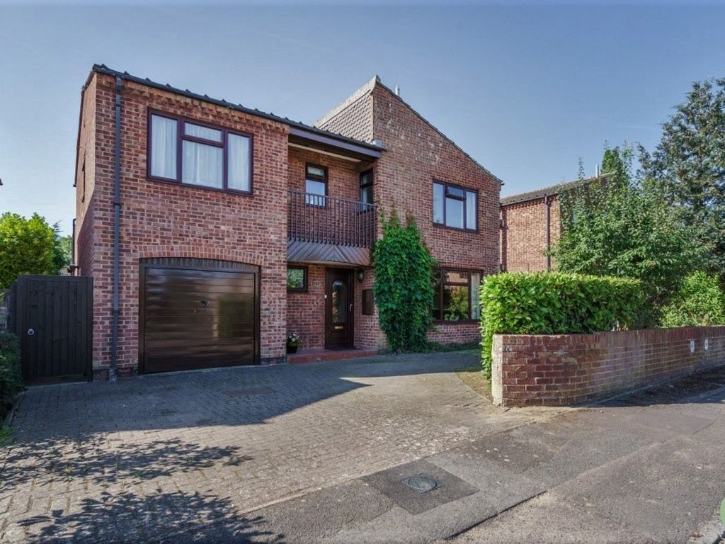 5 bed detached house for sale in Barlow Close, Wheatley OX33, £650,000