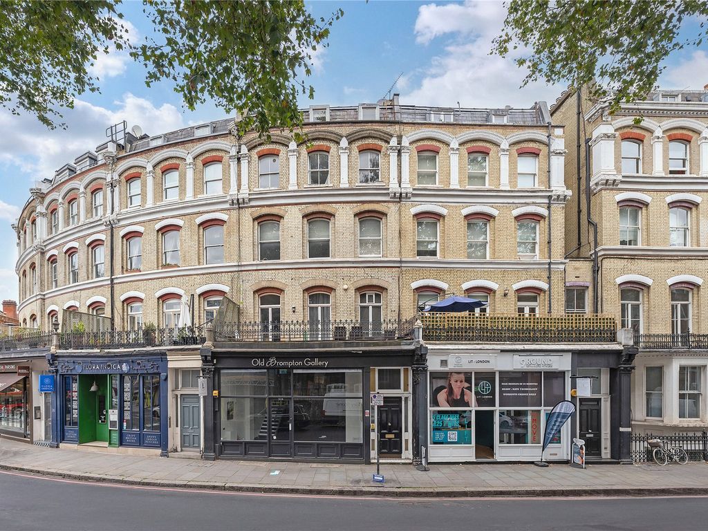 Studio for sale in Old Brompton Road, Earl's Court SW5, £370,000