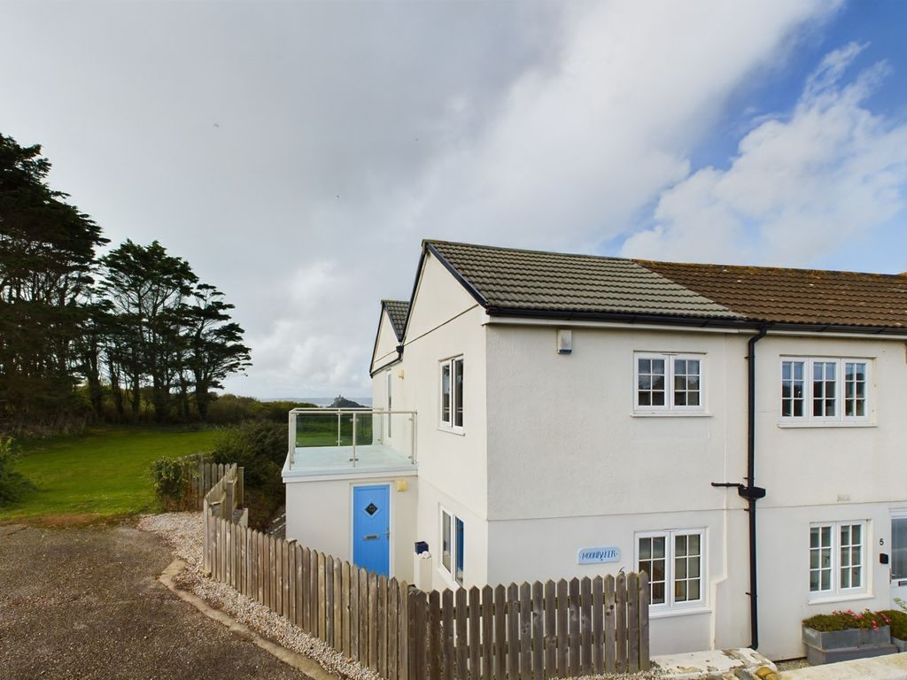 2 bed end terrace house for sale in Turnpike Road, Marazion TR17, £395,000