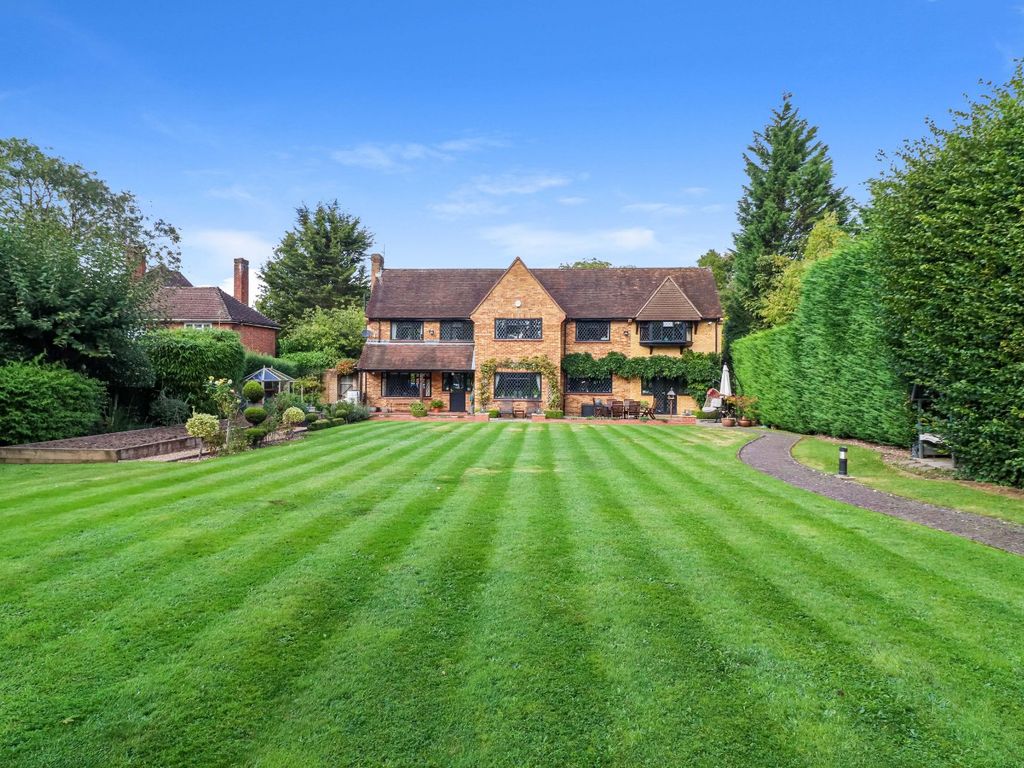 4 bed detached house for sale in Chestnut Road, Beaconsfield HP9, £2,350,000
