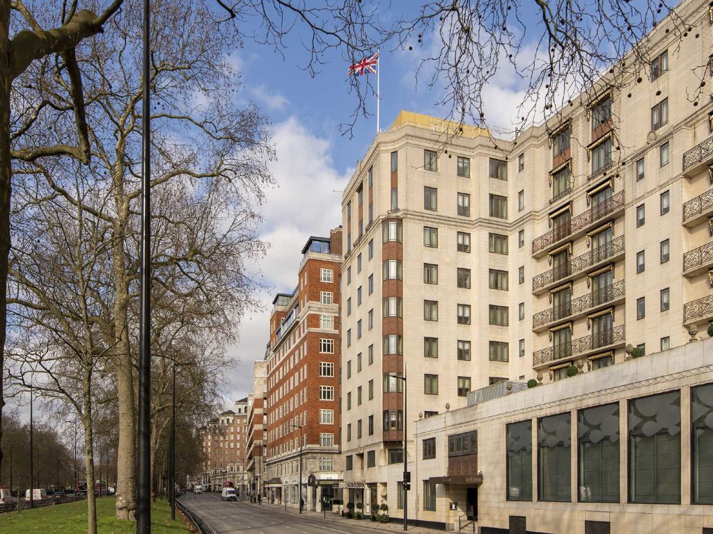 1 bed flat for sale in Park Lane, London W1K, £1,595,000
