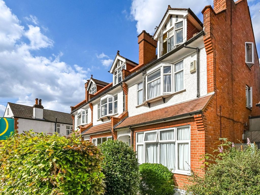 4 bed end terrace house for sale in Blagdon Road, New Malden KT3, £875,000