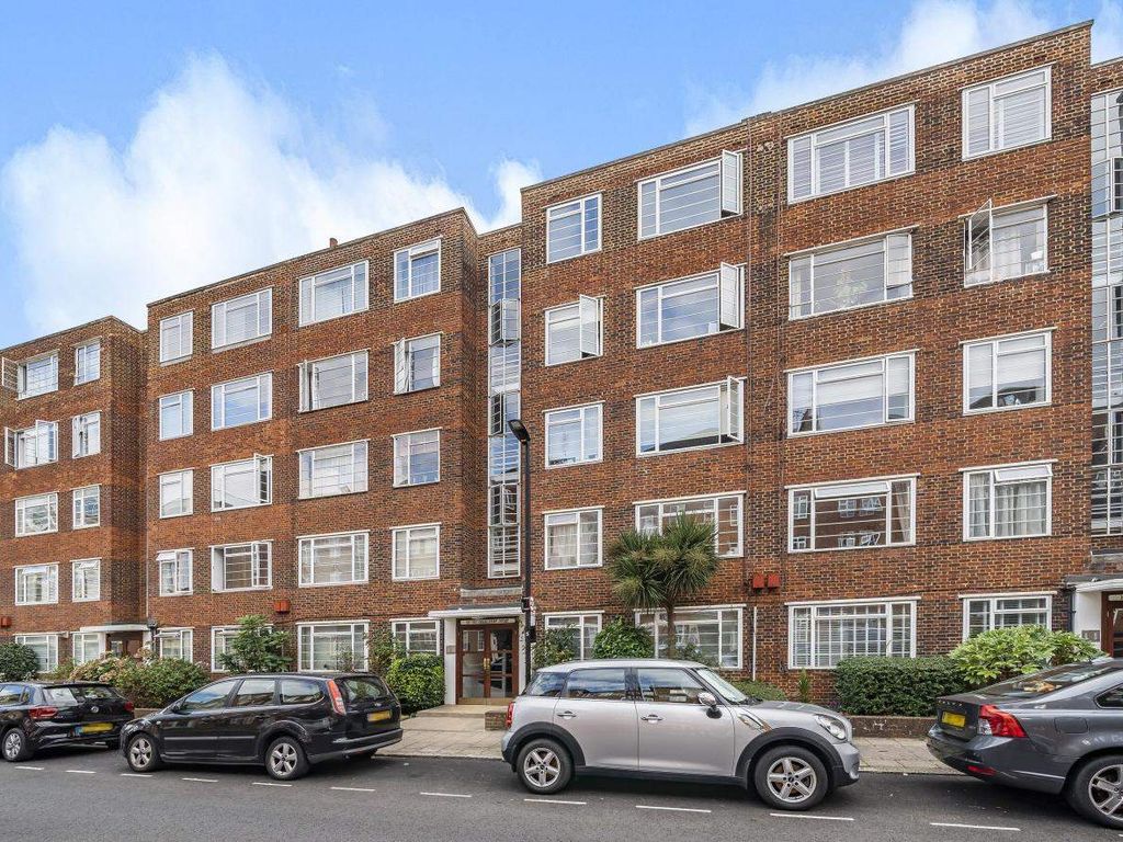 2 bed flat for sale in Eamont Street, London NW8, £650,000