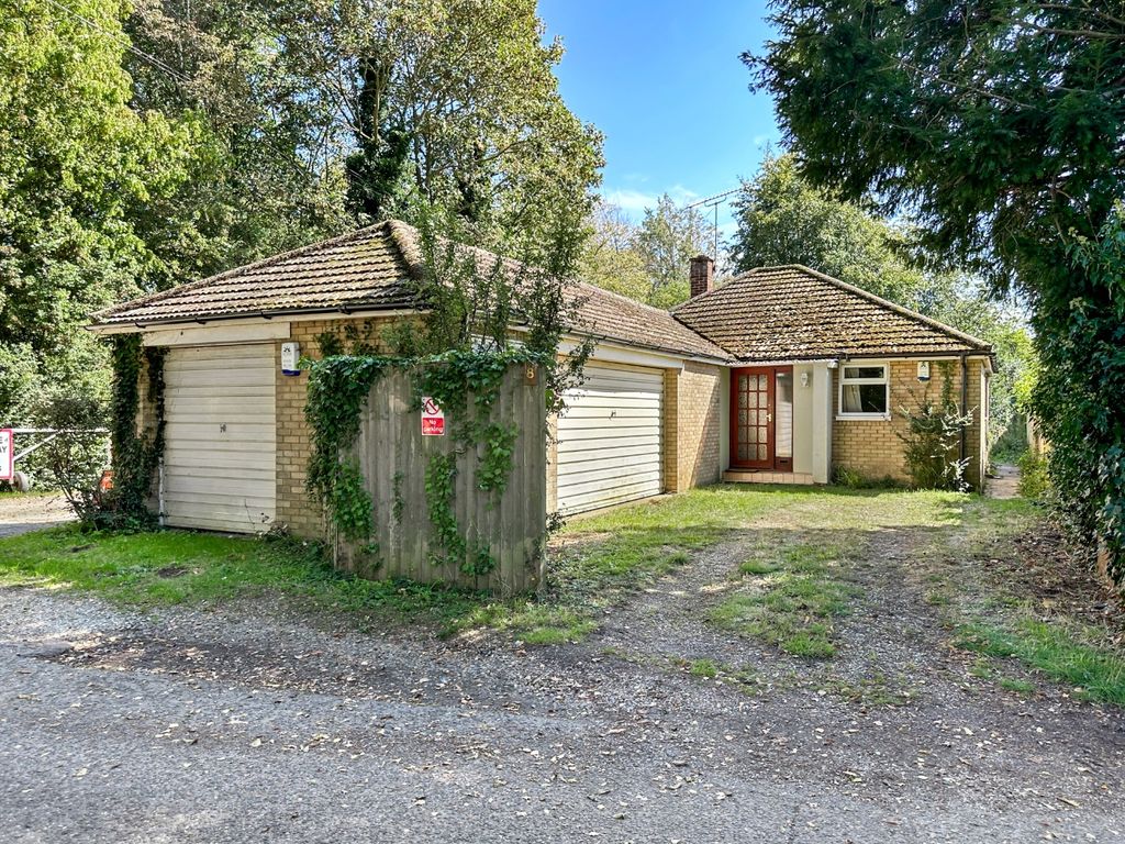 3 bed detached bungalow for sale in Cabbage Moor, Great Shelford, Cambridge CB22, £600,000
