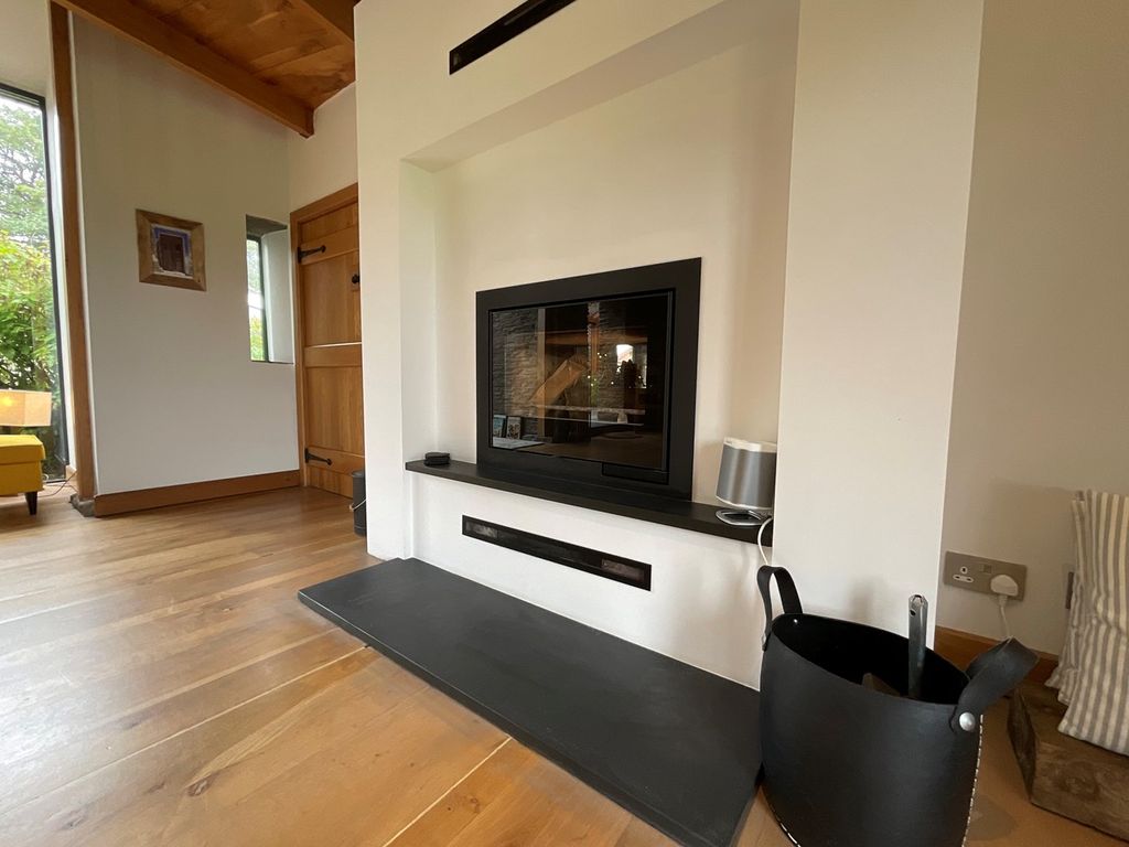 4 bed barn conversion for sale in Crumlin, Newport NP11, £680,000