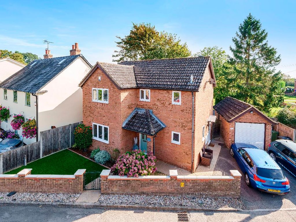3 bed detached house for sale in Court Road, Cranfield, Bedford MK43, £425,000