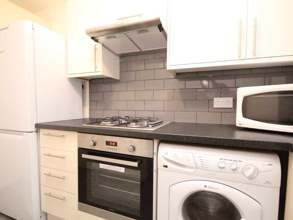 1 bed flat to rent in Mornington Road, London SE8, £1,550 pcm
