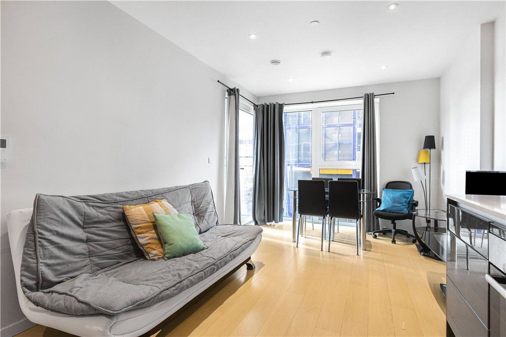 1 bed flat for sale in Glasshouse Gardens, London E20, £425,000