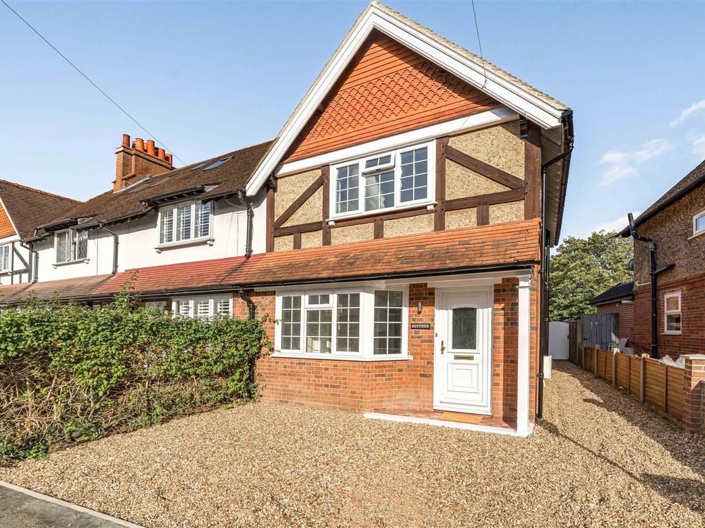 2 bed end terrace house for sale in Portlock Road, Maidenhead SL6, £500,000