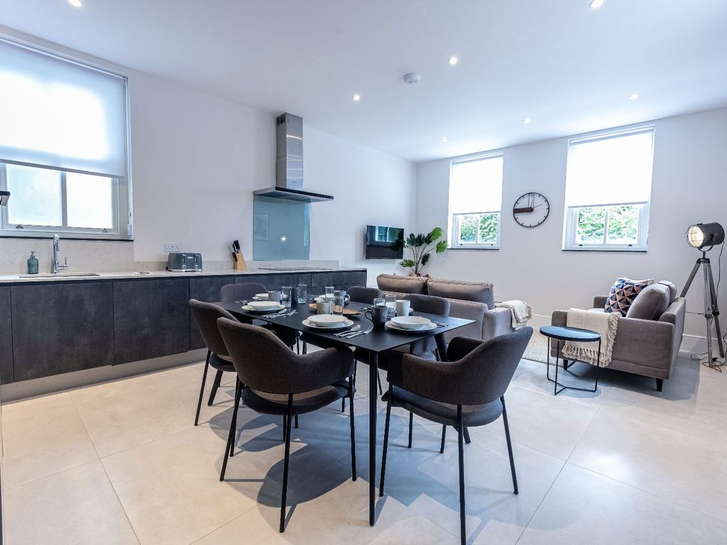 4 bed flat to rent in Hungerford Road, London N7, £7,290 pcm