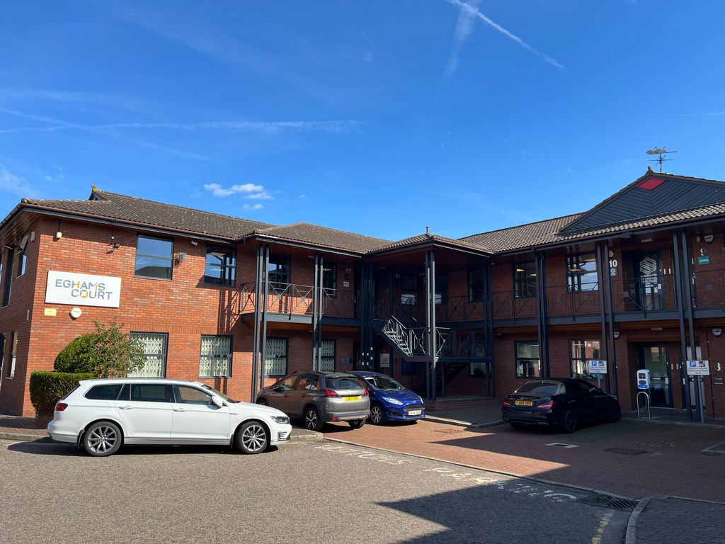 Office to let in 4 Eghams Court, Boston Drive, Bourne End SL8, £25,200 pa
