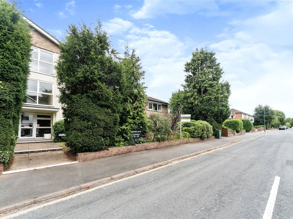 1 bed flat for sale in Stanley Road, Sutton SM2, £260,000
