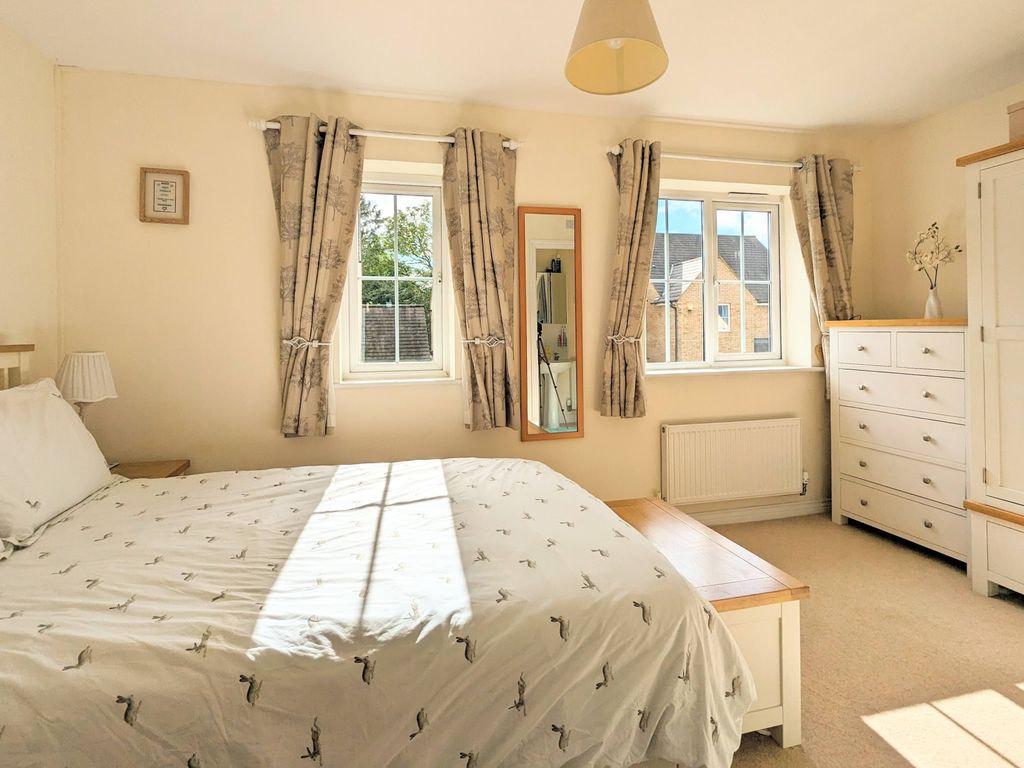 3 bed terraced house for sale in Wellbrook Way, Girton, Cambridge CB3, £435,000