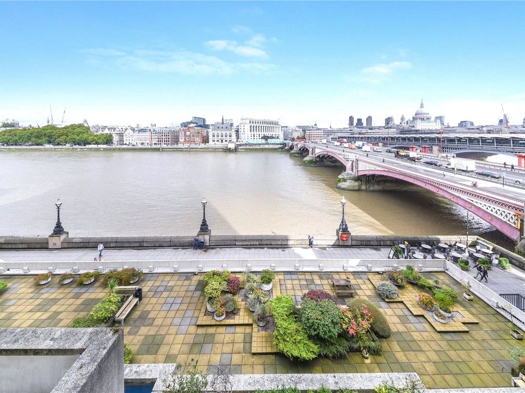 2 bed flat for sale in Upper Ground, London SE1, £1,250,000