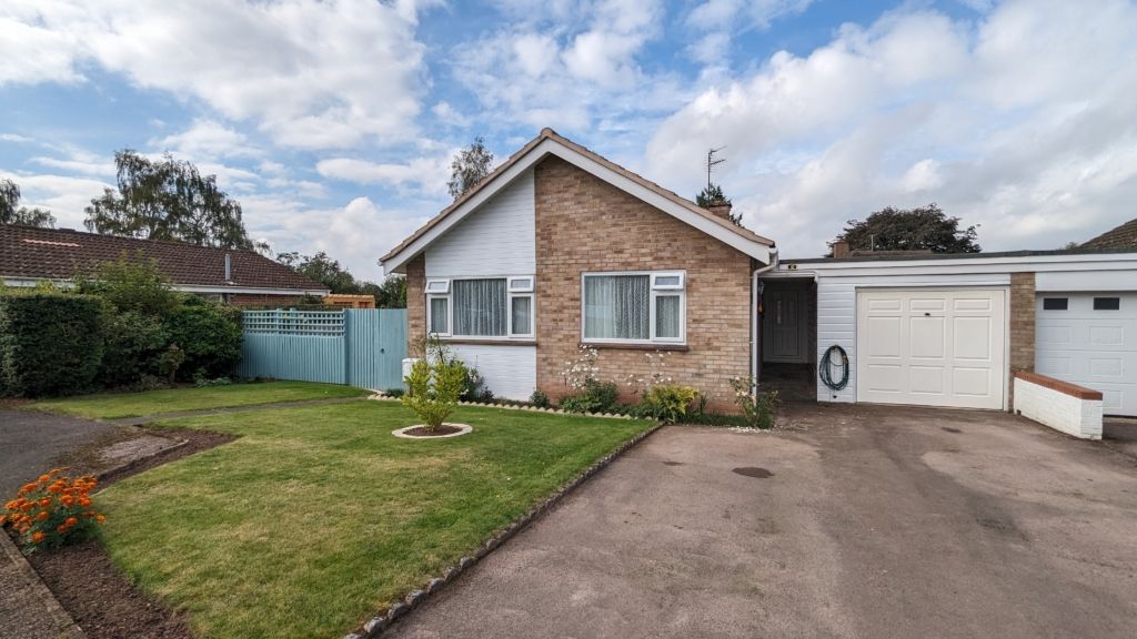 3 bed bungalow for sale in The Shrubbery, Ross-On-Wye HR9, £420,000