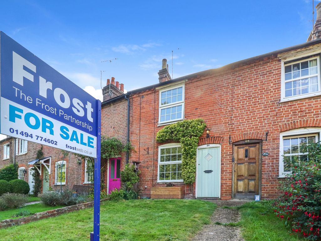 2 bed terraced house for sale in Bois Moor Road, Chesham HP5, £350,000