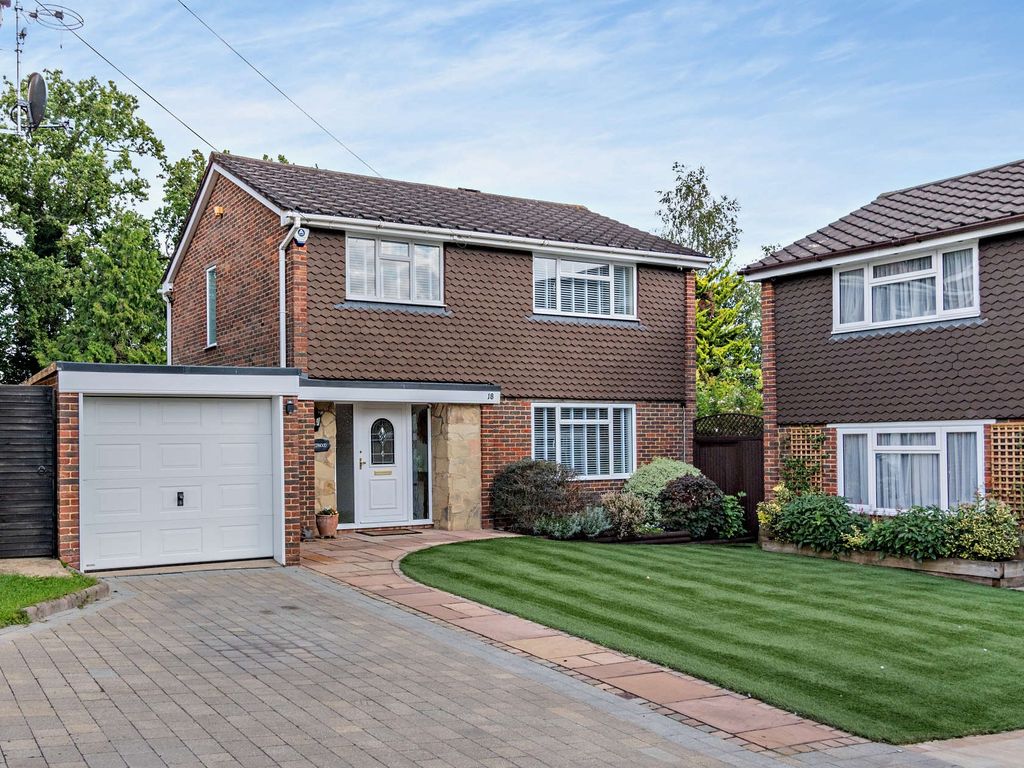 3 bed detached house for sale in Sequoia Park, Hatch End, Pinner HA5, £799,950
